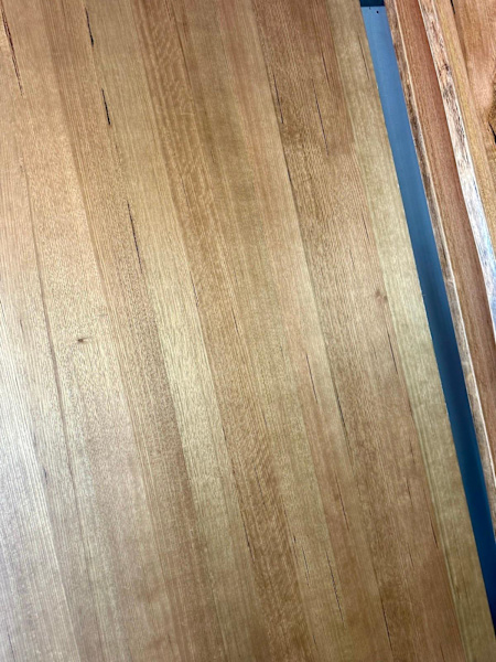 Rough Edge Table Top62863374792322112