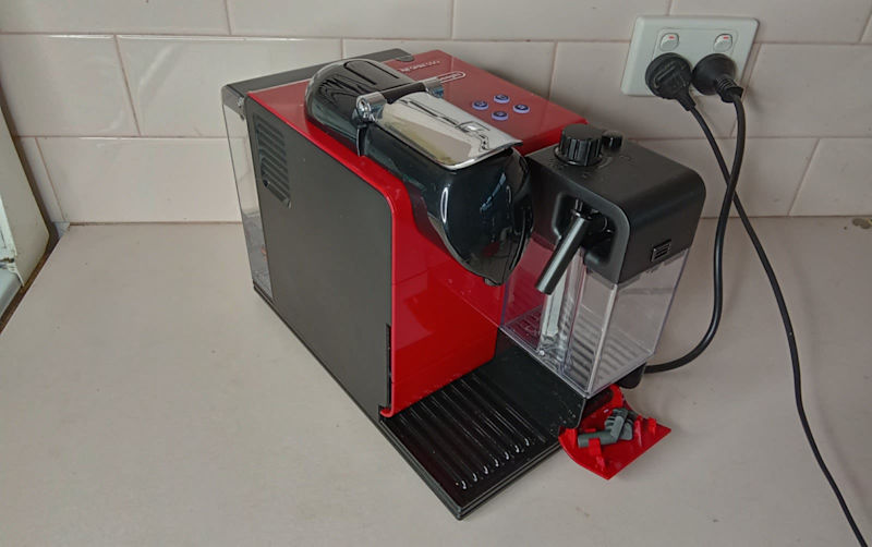 DeLonghi  Nespresso Lattissima Plus Coffee Maker - Red63014236161537115