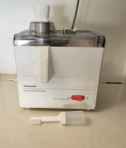 VINTAGE PANASONIC ELECTRIC JUICER EXTRACTOR MODEL MJ 66-PR JAPAN63016909062913117