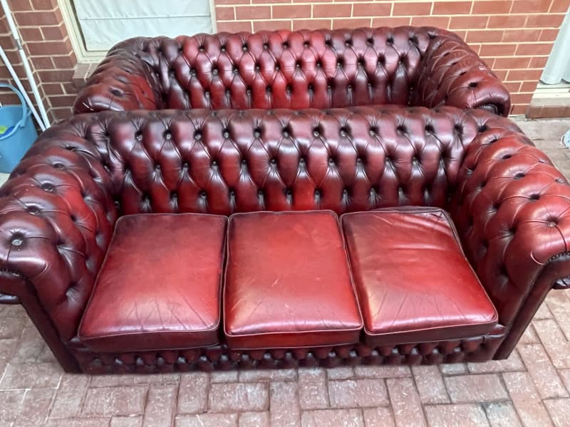 Red Chesterfield Sofa Gumtree Baci Living Room