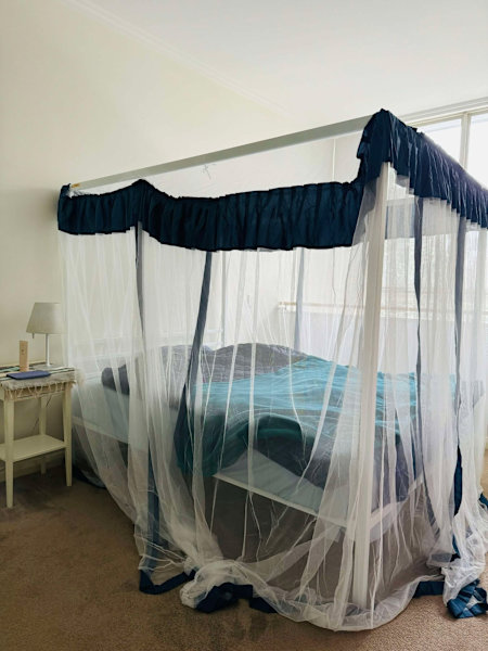 Zinus Patricia Four Poster Canopy Bed Frame-White Metal-Queen Size62863382441473111
