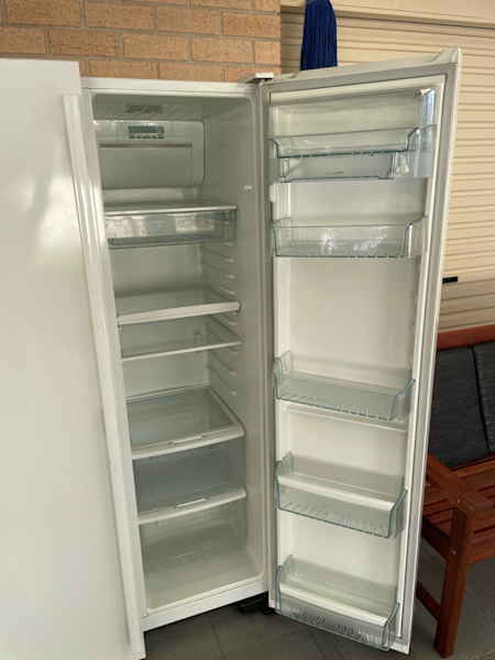 Westinghouse fridge 63612125871746114