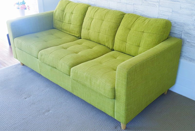 Comfortable 3 seater lounge in very good condition 62863406472451111