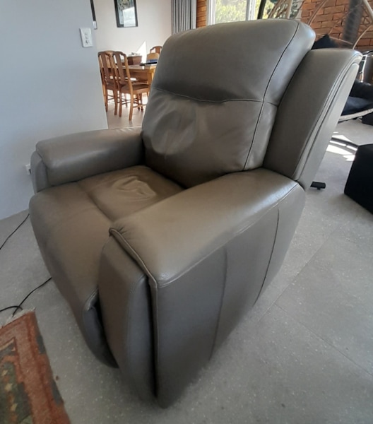 used lazboy electric leather chair62863378736131113