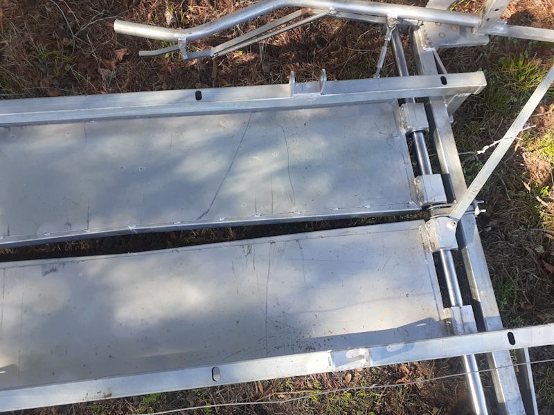 CATTLE HEAD BALES - sliding gates630124448136991127