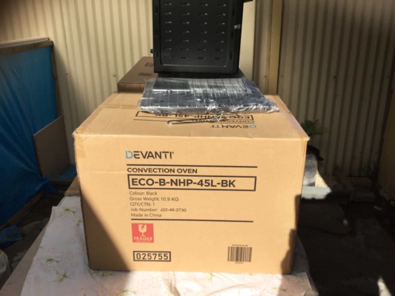 Evanti portable oven 45lts with trays and spit new delivered 24/052363014707664131111