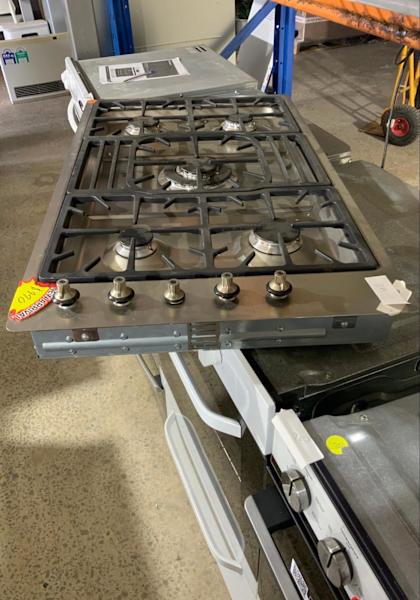Smeg: stovetop/ gas.63470142722562112