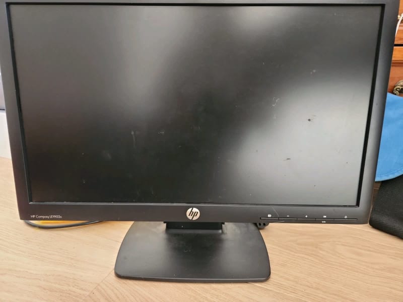 hp monitor 18 inch