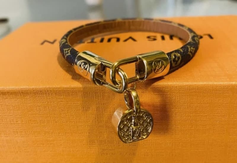 alma leather bracelet