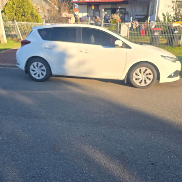 Toyota corolla 2015 low kl629385819182091110