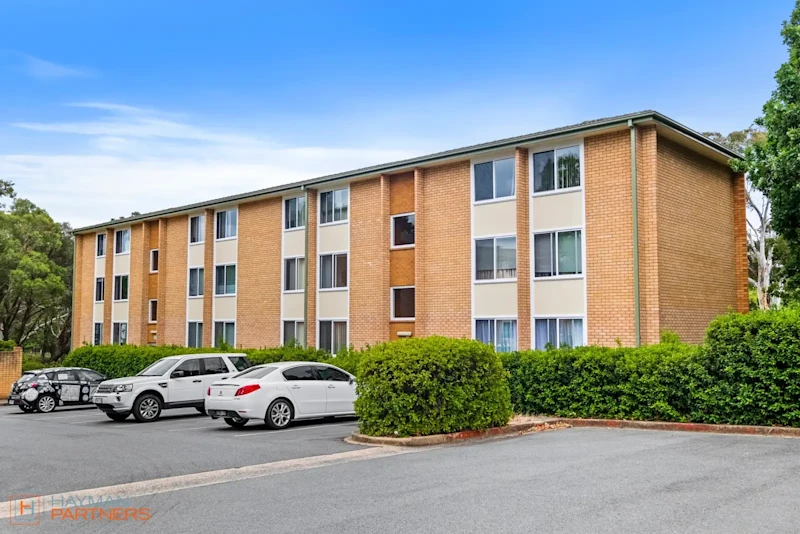 First floor unit in highly convenient location62929677909506111