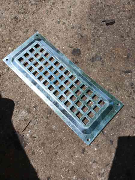 Builders edge small flt galvanised face vents x 2863006266808577112