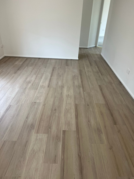 Hybrid/Vinyl/Laminate/Timber floor Installation 62863843294337112