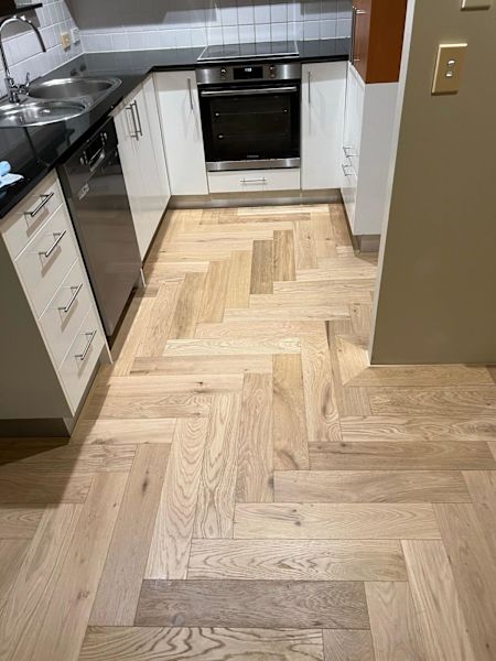 Hybrid/Vinyl/Laminate/Timber floor Installation 62863843294337117
