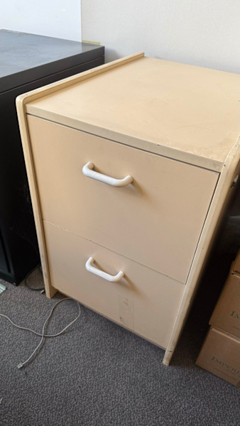 FREE - Assortment of filing cabinets - 2 - 5 drawers!62863411987329111