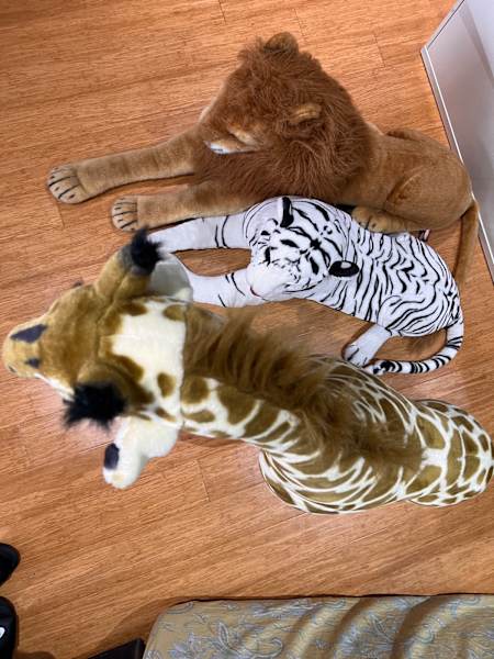 melissa & doug giraffe giant stuffed animal