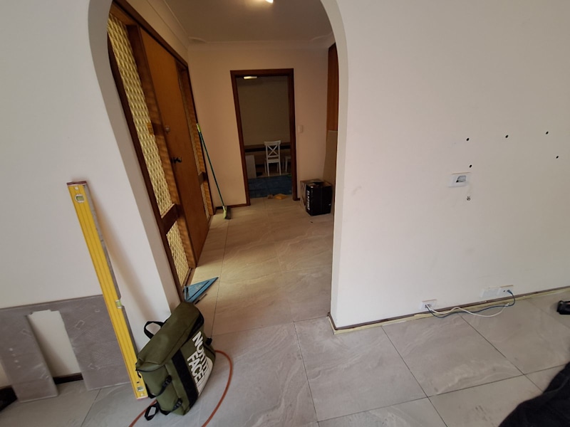 qualified floor and wall tiler experienced in all aspects of tiling 62864726261889111