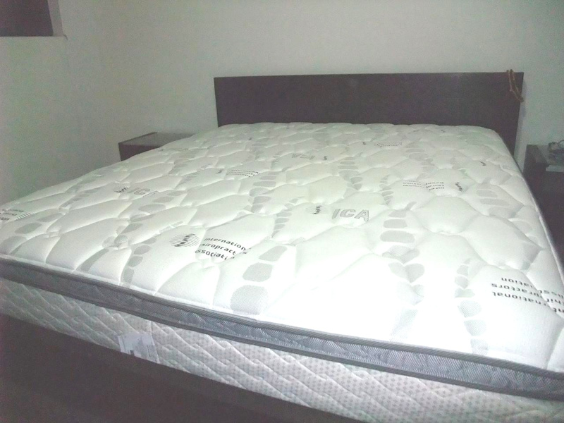 King Size, Nearly New King Koil Chiropractic Mattress, Medium Firm62864724474754111