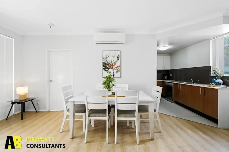 What a Location - 2 Bedroom 2 Bathroom walking to Toongabbie Station63007596211458113