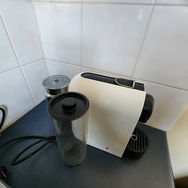 DeLonghi Nespresso Citiz & Milk Coffee Machine (White)63021731636865112