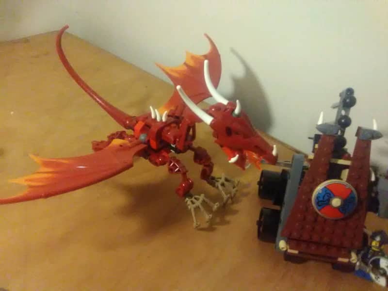 LEGO Vikings Catapult Versus the Nidhogg Dragon Set 7017