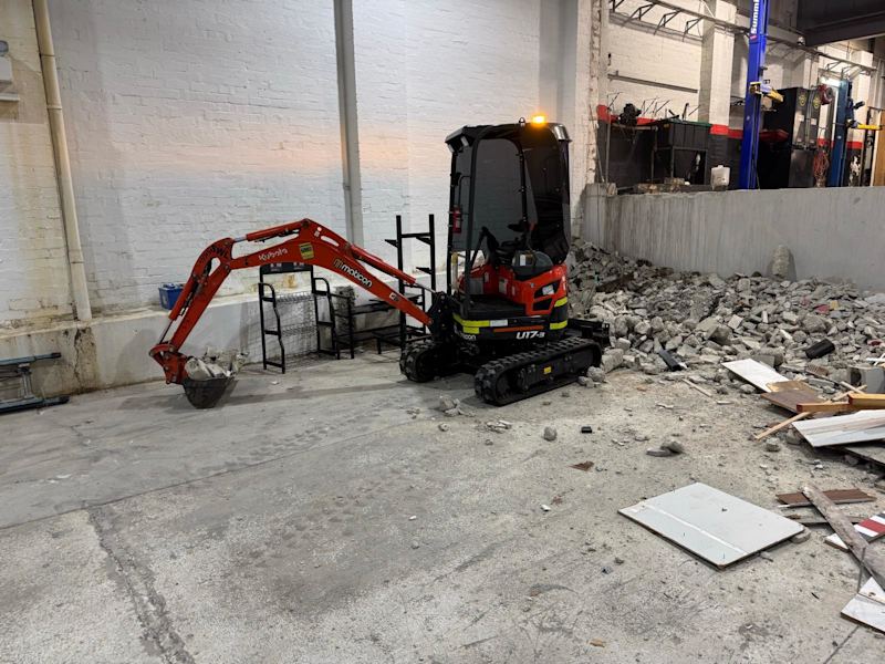 Excavator hire 1.7T Kubota (wet and dry options available) 62938581963138113