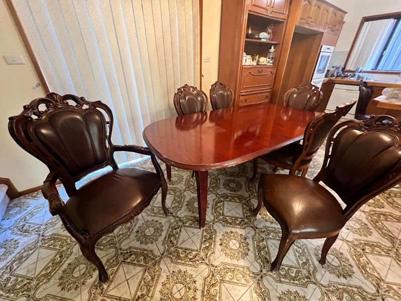 Set of 8 Traditional Italian-Style Dining Chairs – Wood & Leather62863413345155112