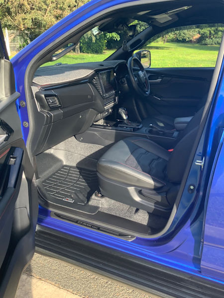2024  D-MAX X-TERRAIN (4x4) 6 SP AUTO SEQ SPORTS MODE CREW CAB UTILITY62935687824515113