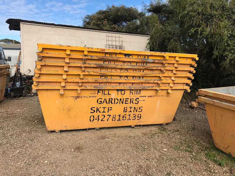 Gardners Yamba Skip Hire Buisness For Sale....63438933911937113
