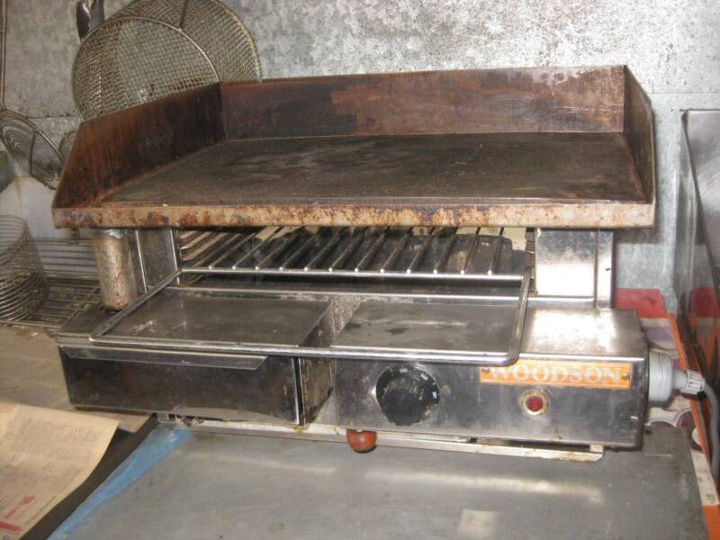 Woodson Toaster Griller w Grill Surface 15amp63470139109379110