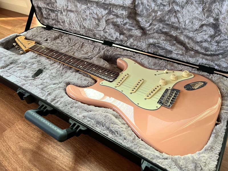 Fender Made in Japan Hybrid 60s Stratocaster Flamingo Pink