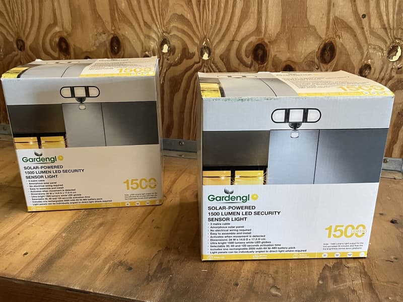 gardenglo 1500 lumen solar security