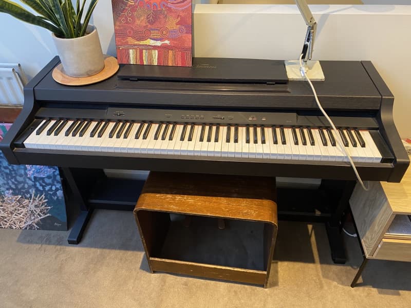 clavinova clp 311