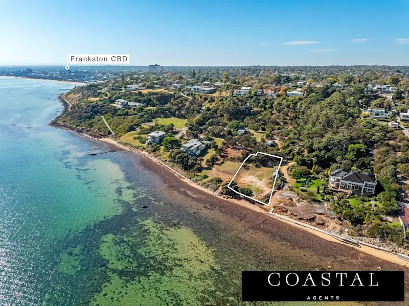Premium Beachfront Parcel with Panoramic Bay Views in Exclusive Olivers Hill63005218906243113