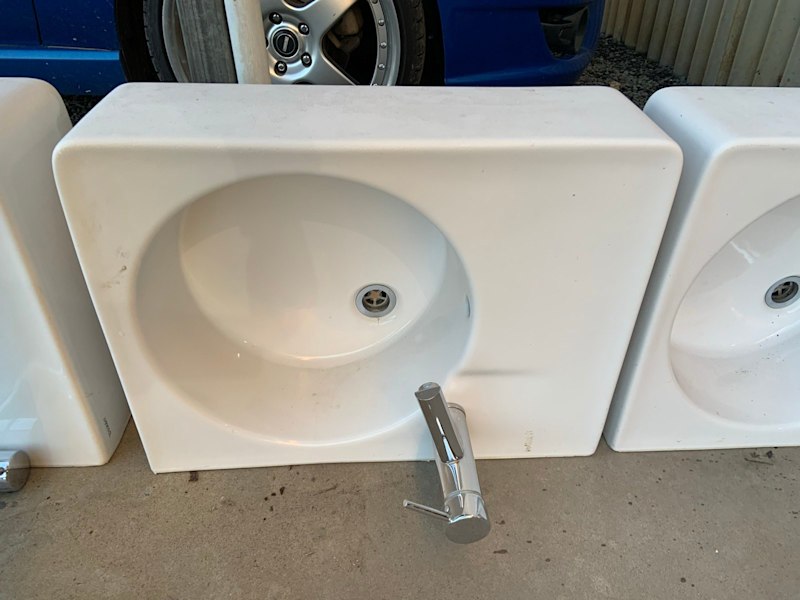 3 available PORCELAIN HAND BASIN WITH TAP63013787825409111