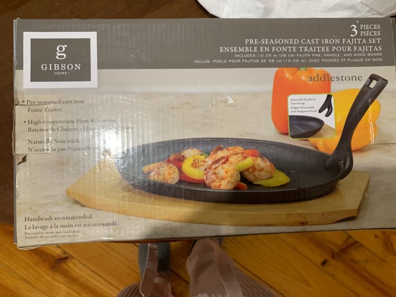 Fajita Plate Set - Pre-Seasoned Cast Iron Fajita Pan with Wooden