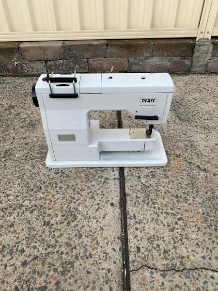  PFAFF 1222 SEWING MACHINE missing foot Controller 63021281903619111
