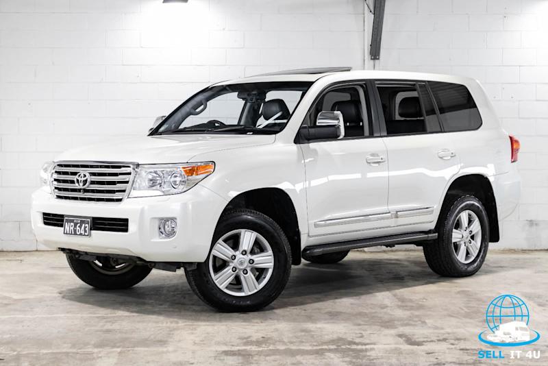 2014 TOYOTA LANDCRUISER SAHARA (4x4) 6 SP AUTOMATIC 4D WAGON62935686601729111