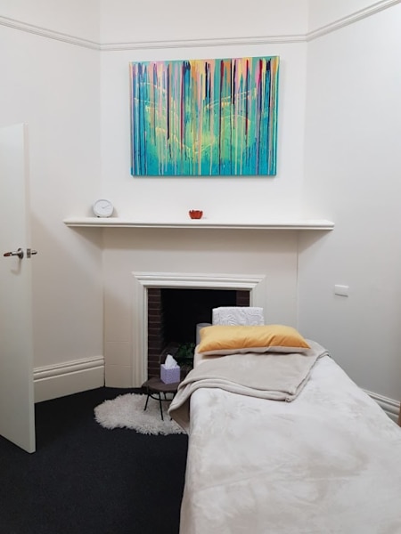 Room for rent in wellness centre62995718227073112