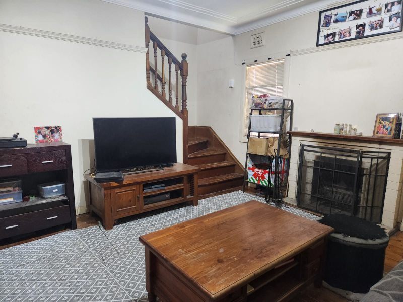 Rent ONE or TWO large rooms. Excellent location. Everything provided!63007596686337119