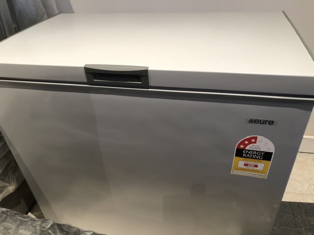 euro chest freezer 200l