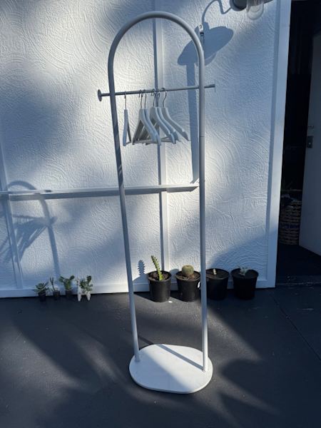 Clothes rack with marble like bottom62863406676739111