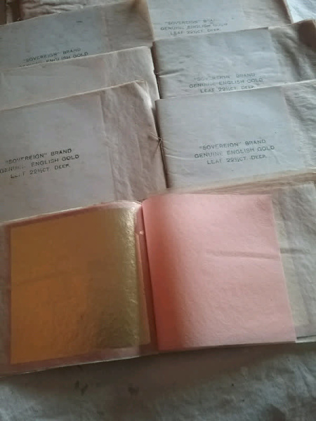 Gold leaf for siqnwriters63013787762689112