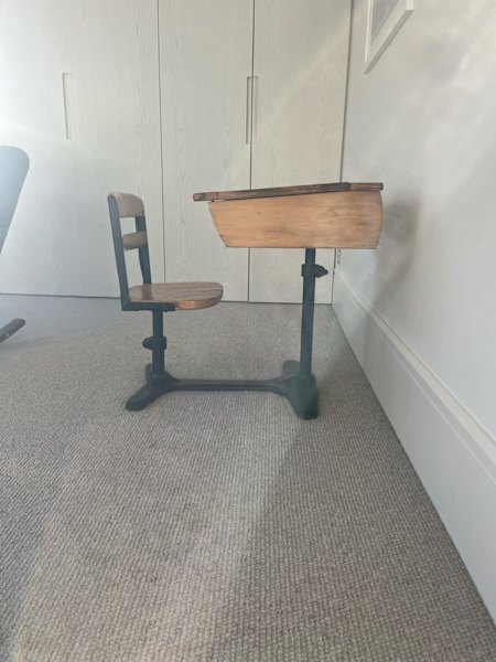 Kids desk and chair vintage 62864723987459112