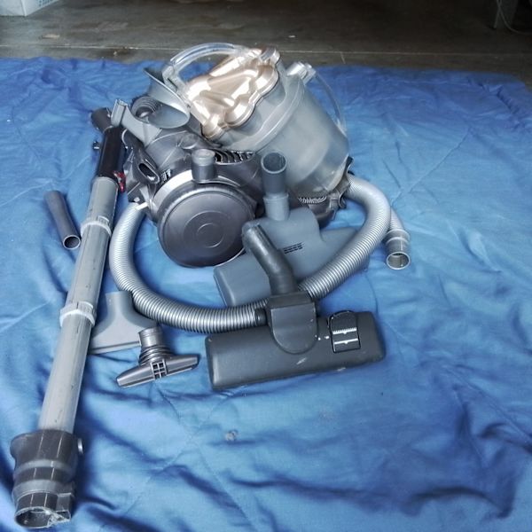 Dyson vacuum 1400w,little yellow steam cleaner new in box63018174769794111