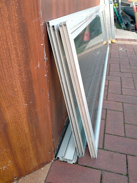 framed glass shower screen 63005185196801112