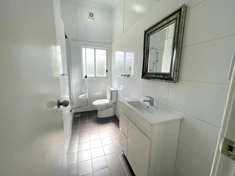 Studio Apartment63007596523650114