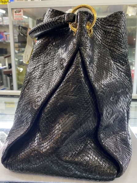 Louis Vuitton Noir Python Limited Edition Artsy MM Bag Louis