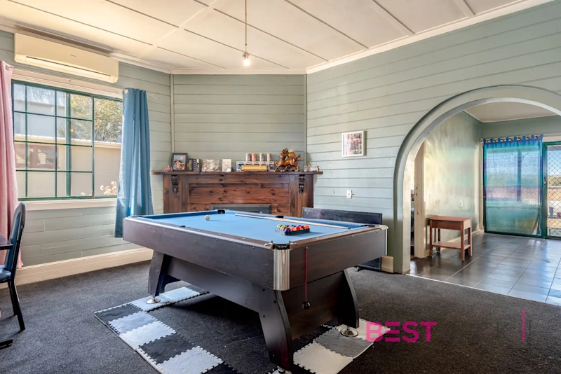 Full of Character & Close to CBD62933717875202114