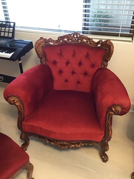 Lounge  5 pieces (3 seater, 2 x 1 seater, 2 x small single seater)62863412548226113